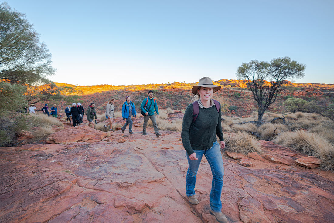 4-Day Uluru & Kings Canyon Family Adventure Tour from Alice Spring: Yulara and Kata Tjuta | Small Group Tour